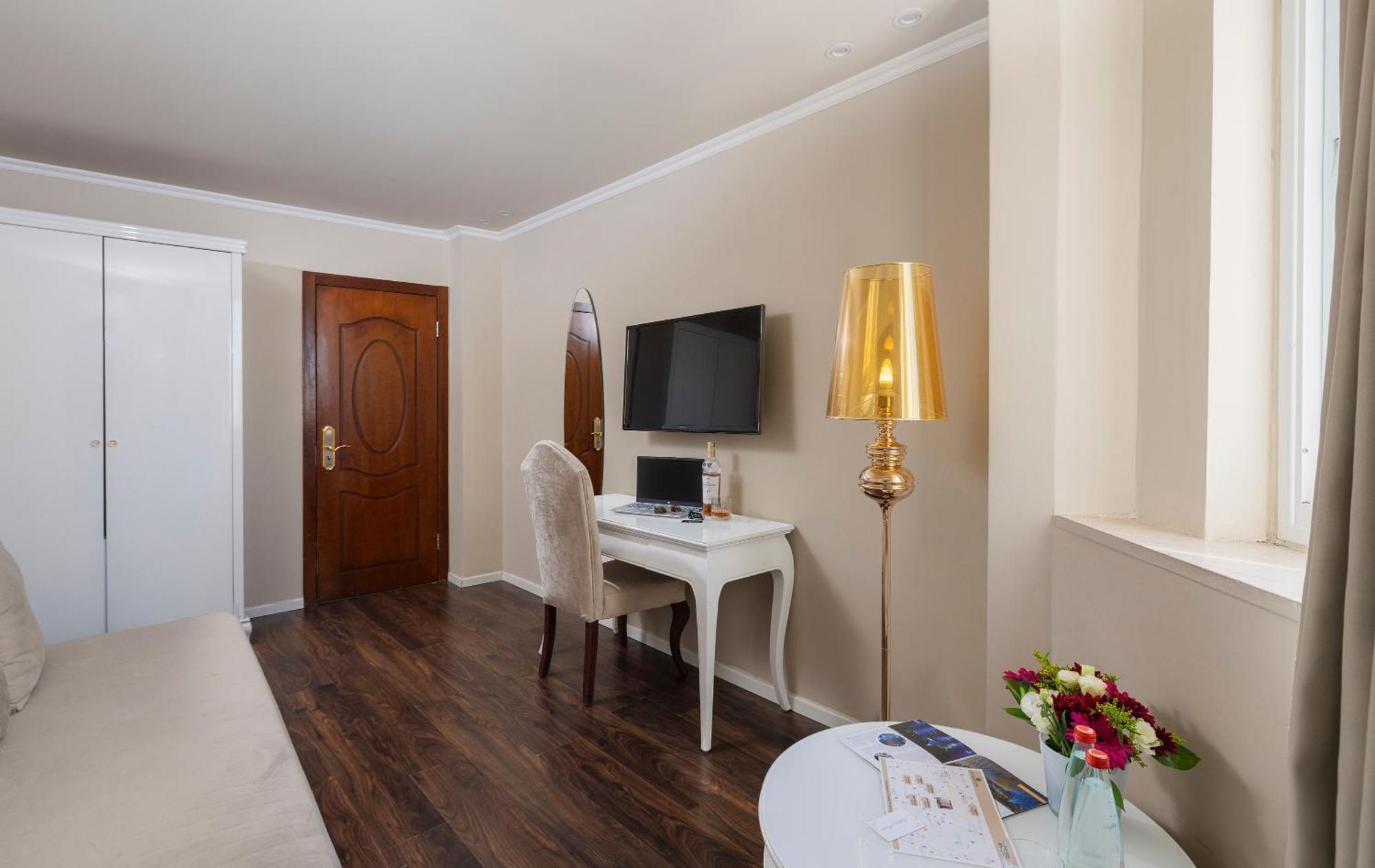 Suite,1697967866:JPEG